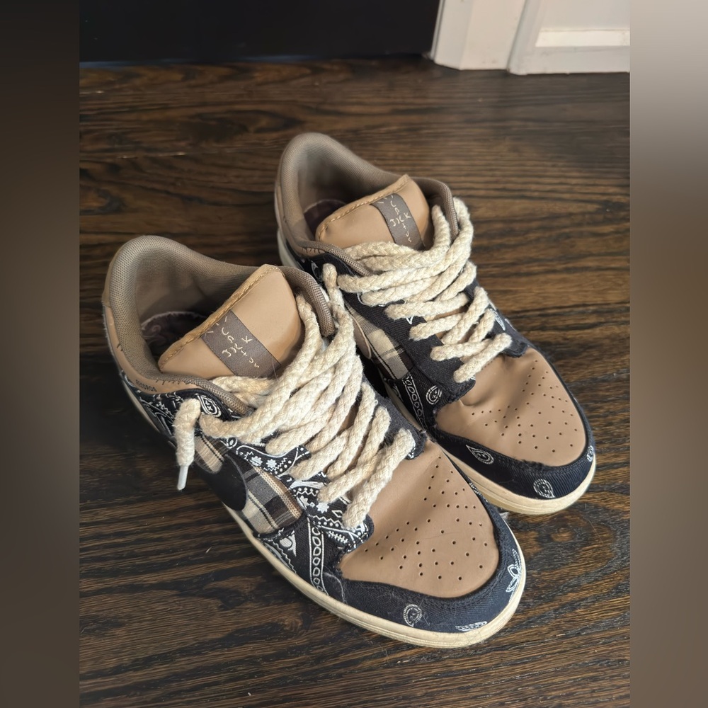 Travis Scott dunks